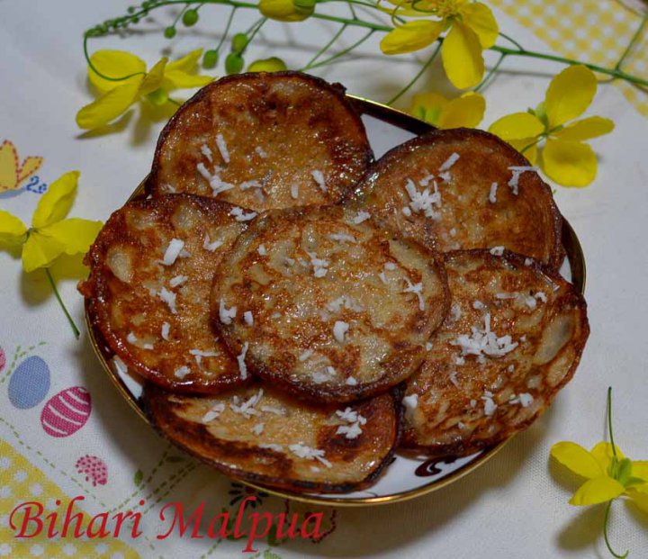 Malpua is a popular dessert sweetmeat that can be found in Bihar.It involves mixing flour, milk, sugar and mashed bananas and deep frying them so that the edges get crispy while the centre is still soft.