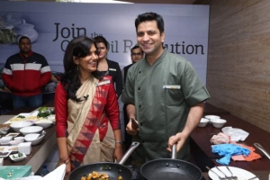 Chef Kunal Kapoor and Nutritionist Seema Singh at live cooking Session