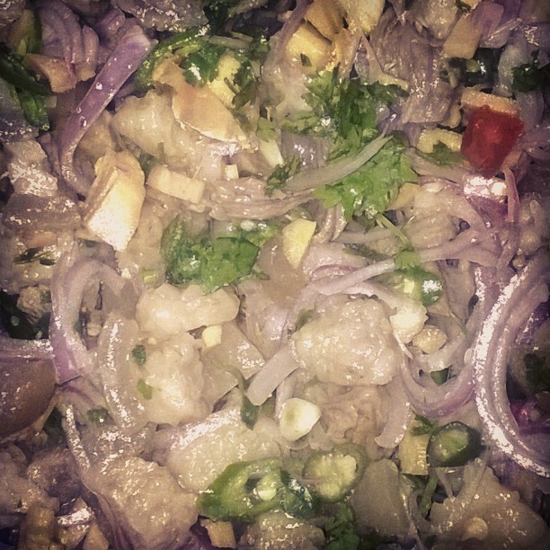 Doh Khleh is a delicious delicacy that comprises of pig brains cooked in curry and eaten with Indian bread. Doh Khlieh is also cooked as a salad with steamed pork, pig brain and onions.One of the extreme dishes of Meghalayan cuisine.